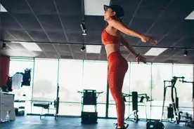 什么身材能被评为“中国第一美臀”？宋昱欣，将臀部练到了极致！图片