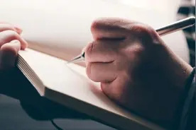 每十个人中就有一个！左撇子比右撇子更聪明？看完我笑了…图片