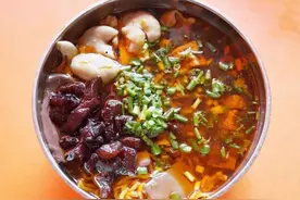 贵州特色小吃，美食最强辅助——脆哨图片