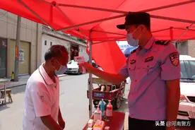 抗击疫情 豫警在行动丨“超人爸爸”，我等你回家——记武陟县公安局社区防疫一线民警王德超图片