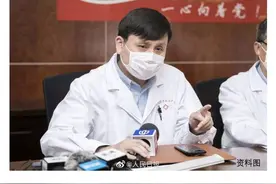 张文宏提醒：“别夹菜了！”饭吹吹凉再喂，就是在害娃图片