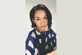 48岁木婉清赵学而晒照，身形消瘦显沧桑，曾与谢霆锋三年姐弟恋图片