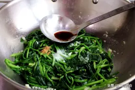 做菜时，先放盐还是后放盐？大厨告诉您，做啥菜都好吃图片