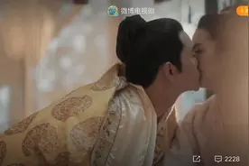 面罩吻、面条吻、被窝吻！奇葩吻戏真是看够了图片