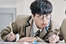 电影《新逃学威龙》上映，何欢爆笑出演图片