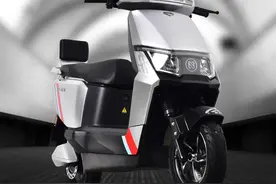 新蕾N50电摩测评：搭载3000W高速电机，最大时速70km/h，动力十足图片