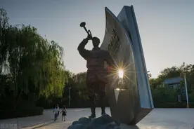 1948年，国军中将王耀武被俘，揭开14年前红军无名师长之谜图片