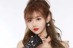 她回信息慢，对你冷淡，怎么办？图片