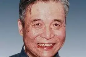 直到去世才发现：邓稼先的照片上嘴角还有未擦干的血，他的一生全给了祖国图片