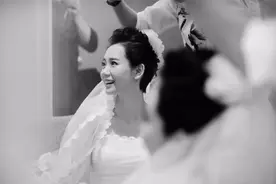 戚薇李承铉婚礼照片曝光，结婚7年甜蜜恩爱，成跨国模范夫妻图片