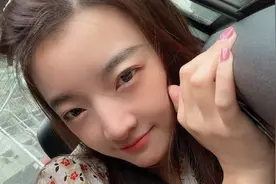 小说：丈夫给妻子惊喜，去接她下班，不料却听到已搬地址图片
