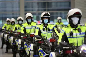 全国首支辅警铁骑队正式成立，200人重装上阵图片