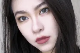 小说：她直勾勾地盯着我图片