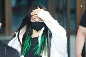 杨超越下班图路透曝光，头扎双马尾的元气少女，很二次元的感觉图片
