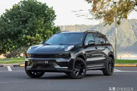 领克01暗夜版使用了很多黑化套件，非常帅气，又多了一些神秘感图片