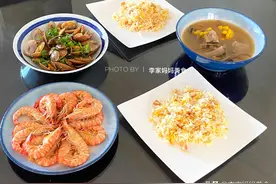 晒一晒福建母子俩的午餐，2菜1汤1主食，网友却说量太少，吃不饱图片