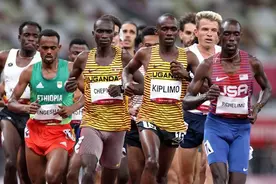 奥运男子5000米决赛：世界纪录保持者如愿封王，美国铜牌图片