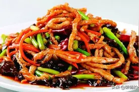 一块里脊肉做一大盘的鱼香肉丝，一上桌就被抢光了，实在太香了图片