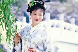花袭人：为当小妾背叛贾母，宝玉大婚后，她被迫改嫁蒋玉涵图片
