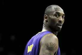 为什么我们都喜欢科比？球风飘逸精神可贵，提携后进形象高大图片