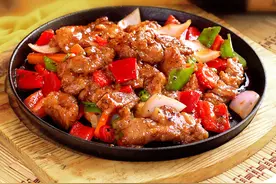 铁板酱烧牛仔骨（成都香港福兴酒楼特色川菜）图片