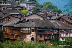 神秘的丙安古镇，吊脚楼建在悬空峭壁之上，明清建筑的活化石图片