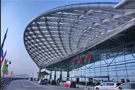 它是中国最繁忙的高铁站，年客运量达1.6亿，却被本地人吐槽太远图片