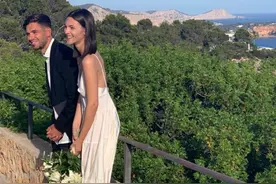 超模脱脱与音乐人男友结婚，在西班牙海岛举办小型婚礼图片