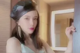 杜淳晒妻子性感照片，四肢纤细小腹隆起被疑怀二胎？王灿紧急辟谣图片