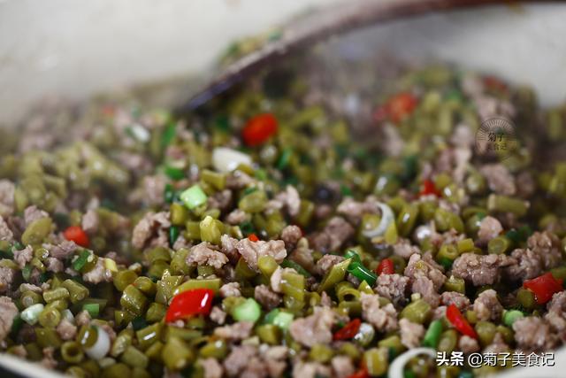 泡菜肉末营养丰富，做法简单，开胃下饭的原因原来在这里