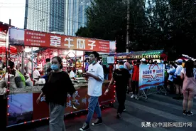 辽宁沈阳：夜市开放 带动经济图片