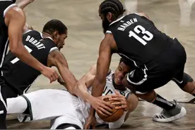 抢七战分别击败76人和篮网 老鹰和雄鹿晋级NBA东部决赛图片