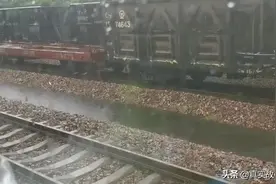 搭载1330人的K15列车，郑州暴雨中被困的52小时记录图片