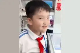 “嘚瑟”！小学生甩出90分试卷求家长夸奖，宝妈：数学多少分？图片