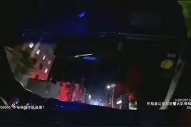 哇哇哇……车内传来孩子大哭的声音，这是怎么回事？图片