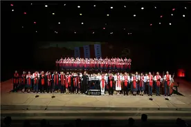 一路走一路学一路唱，上音师生把新时代版《长征组歌》唱到宝塔山图片
