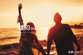 与相亲女一起约玩了五六次了，但就是不确定关系。还需要坚持吗？图片