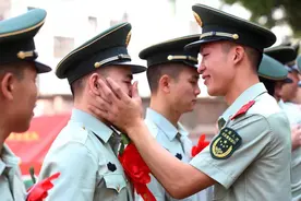 军人退伍时能带走哪些东西？有一样很重要必须带走，但却没人想要图片