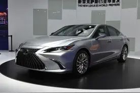 30万购车预算，选雷克萨斯ES200还是奥迪A4L图片