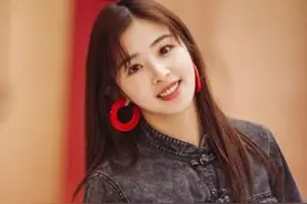 又一对姐弟恋？32岁张含韵牵手小5岁佟梦实约会，疑似恋情曝光图片