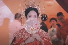 中式婚礼火遍TikTok！华丽超有排面，国外网友慕了：我也想整一个图片