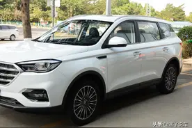 后排放倒就是双人床，配1.5T才卖7.29万起，潍柴U70怎么样？图片