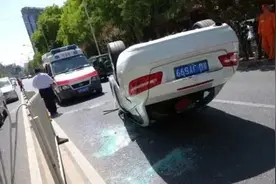 刹车与离合能不能一起踩？维修老师傅：不了解的，很伤车图片