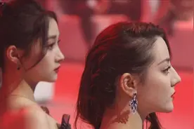 迪丽热巴关晓彤侧脸同框鼻子瞩目，与肖战同台腼腆对视颜值爆表图片