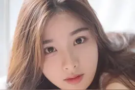 搞笑、高中一直喜欢的女同桌她也暗恋我。今年都二十多了还没结婚图片