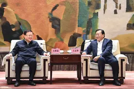 中国城乡总部经济产业园落户武汉经开区，王忠林与中交建集团董事长王彤宙座谈图片