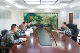 河南省信阳军分区深入开展“军车交通安全月”活动图片
