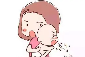 “卷吐重来”！要宝宝少吐奶，妈妈只需掌握这些小技能图片