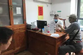 37岁的社区医生陈回春，有位女老师实名表扬你：希望这样的好医生能再多些图片