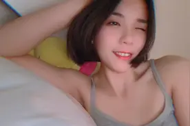 小说：隔壁嫂子虽然30岁了，但喜欢梳妆打扮，走在外面十分惹人眼图片